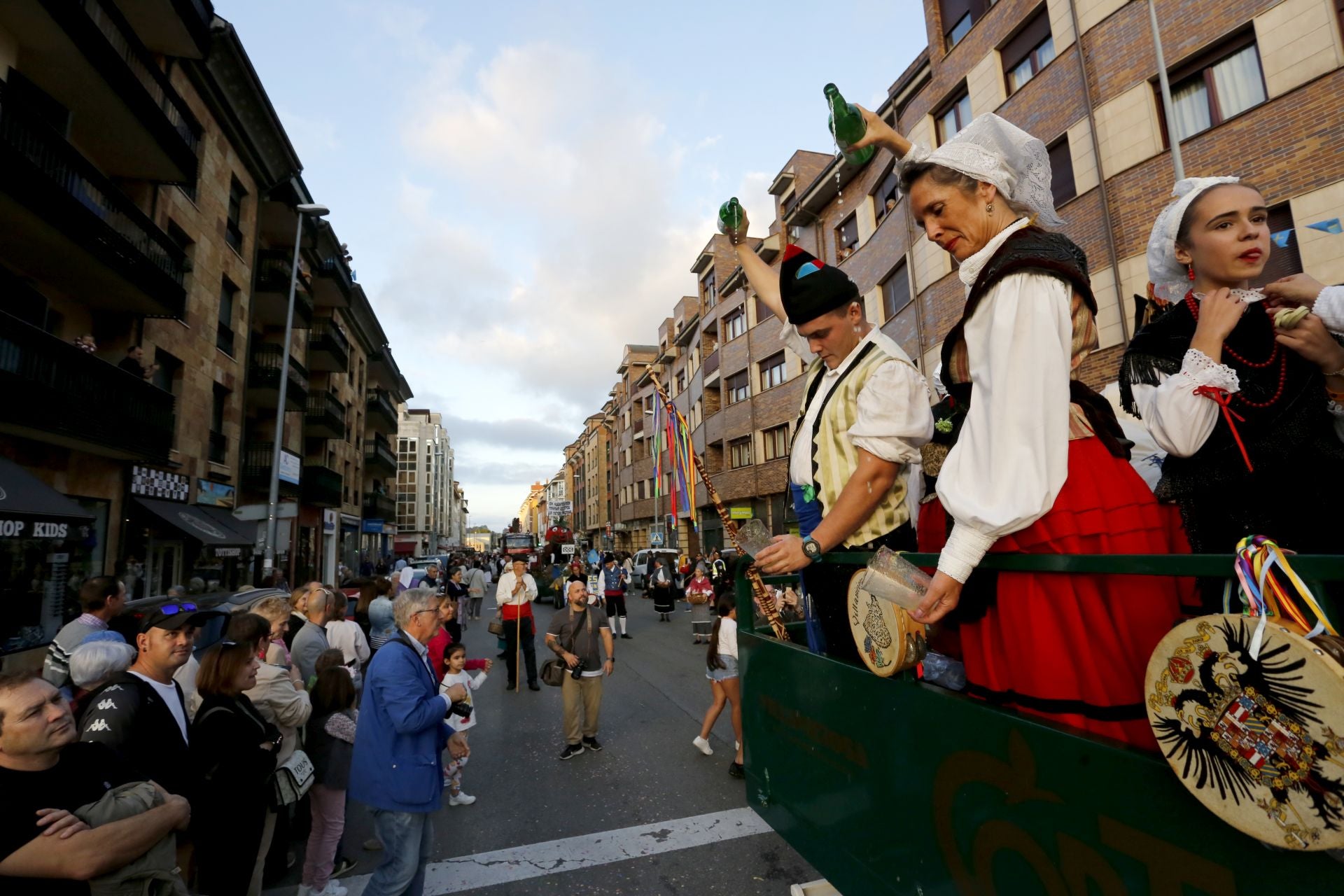Estas son las carrozas que desfilaron en Villaviciosa