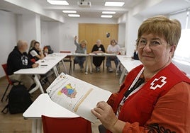 La ucraniana Inna recibió clases de español y ahora es ella la que enseña el idioma a su compatriotas.
