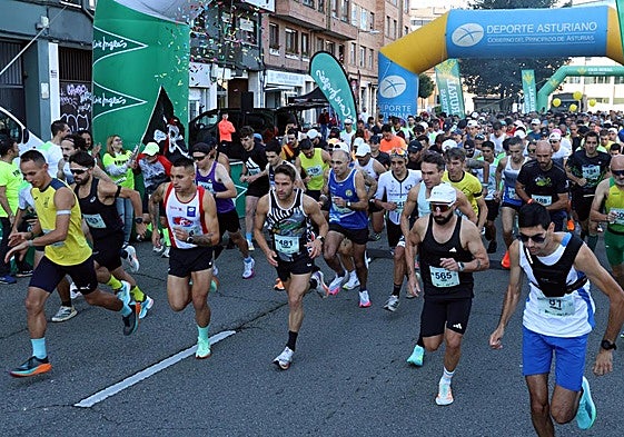 La salida de la prueba ovetense, que tuvo lugar en las inmediaciones del Palacio de los Deportes.
