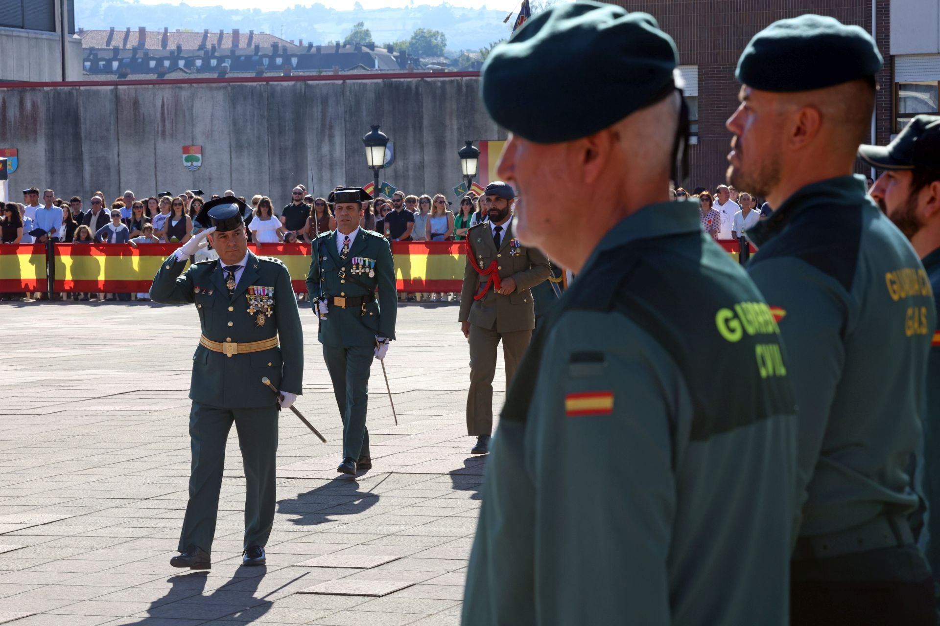 Un día para hacer balance y celebrar: las imágenes del Día del Pilar en Oviedo