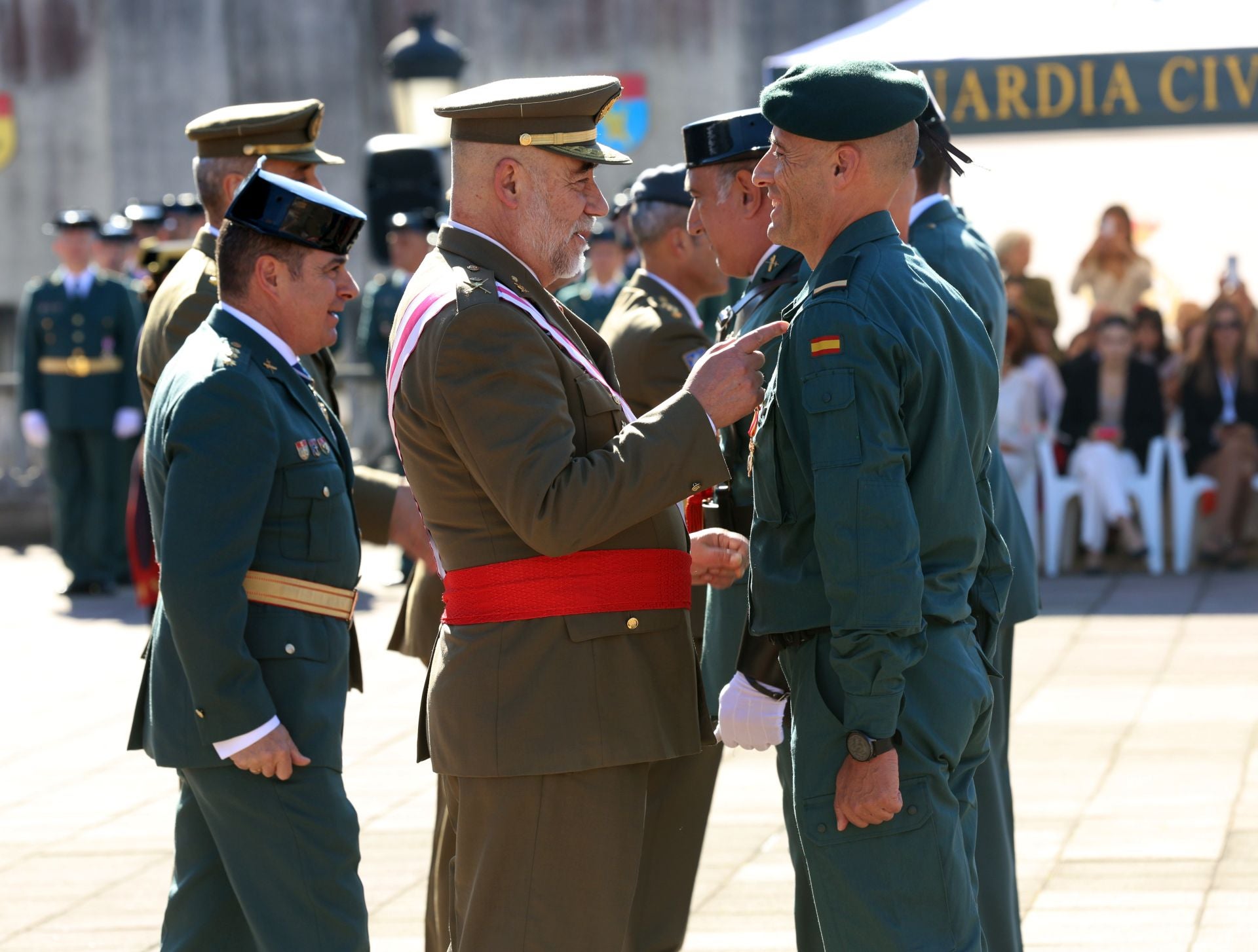 Un día para hacer balance y celebrar: las imágenes del Día del Pilar en Oviedo