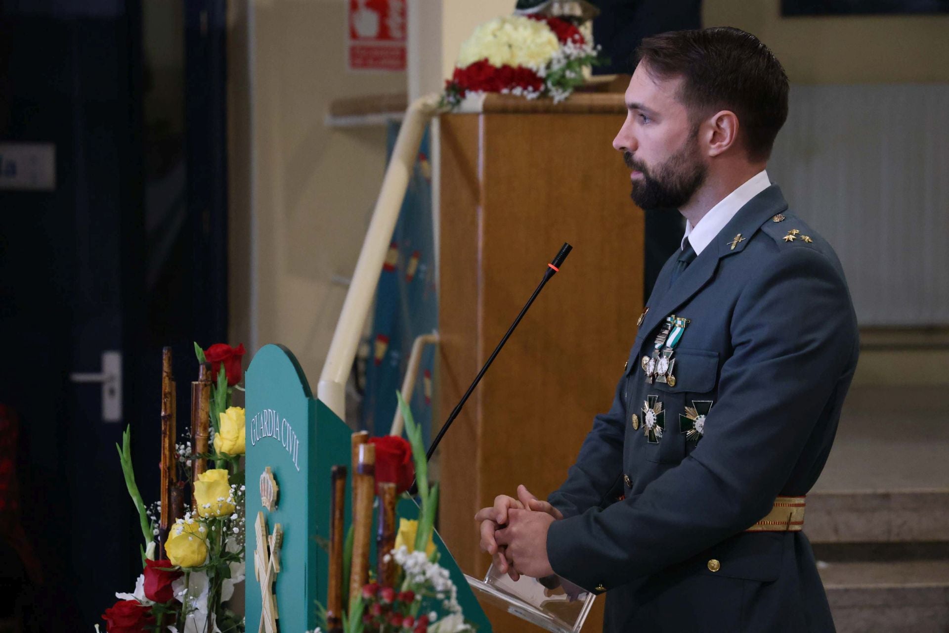 La Guardia Civil honra en Avilés a la patrona del cuerpo