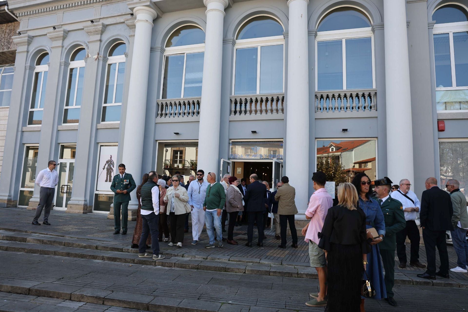 La Guardia Civil honra en Avilés a la patrona del cuerpo