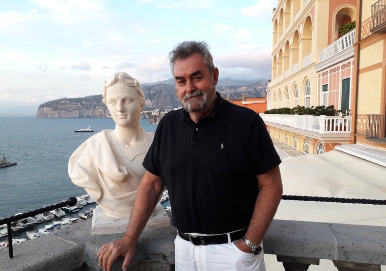 Fermín Bocos, escritor: «A diferencia del turista, el viajero disfruta mucho antes de llegar»