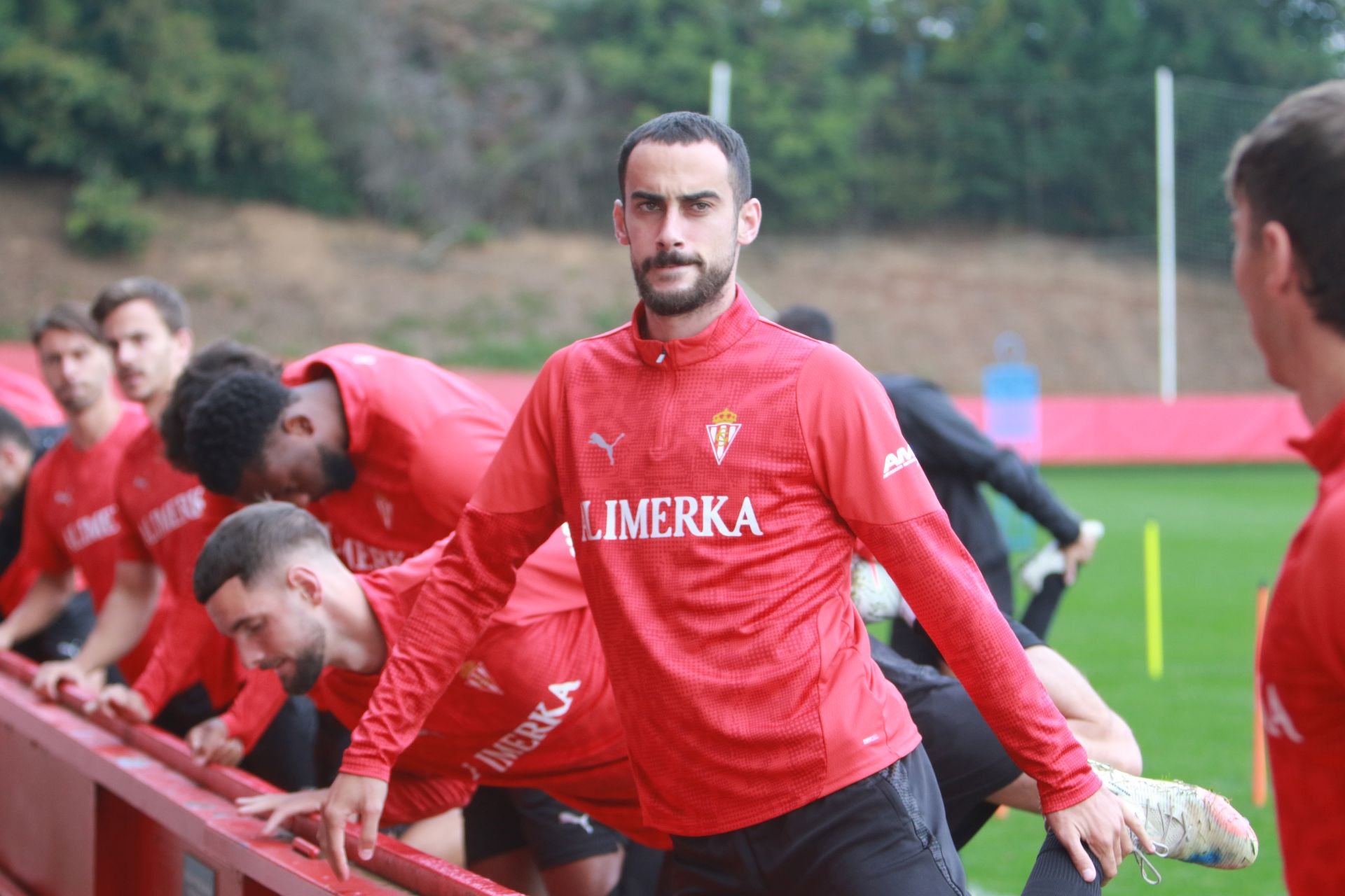 La resaca del Sporting de Gijón-Racing de Santander: así fue el entrenamiento el día después