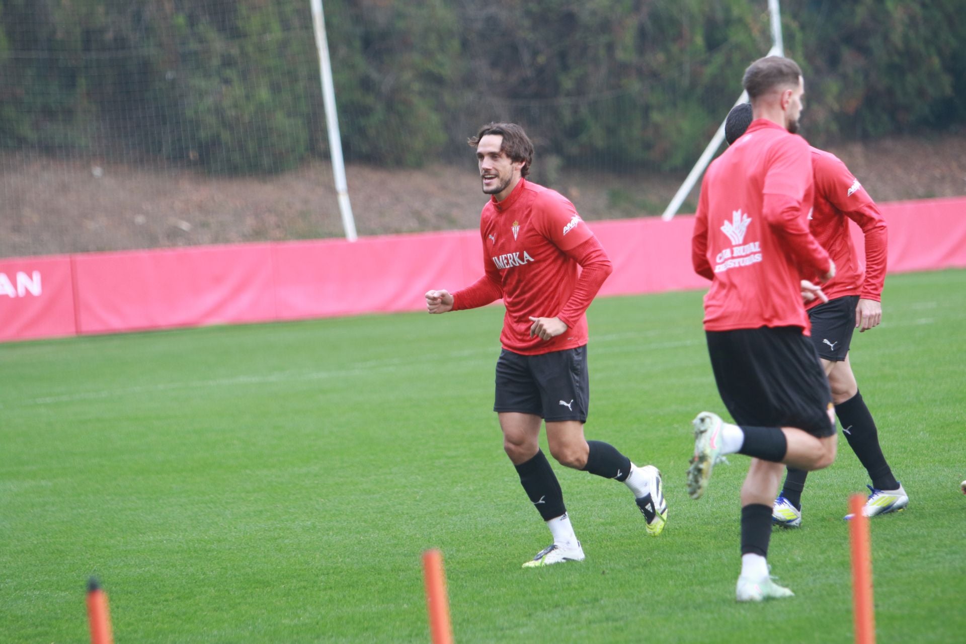 La resaca del Sporting de Gijón-Racing de Santander: así fue el entrenamiento el día después