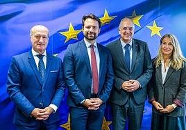 Reunión mantenida en Bruselas por Álvaro Queipo con el Comisario europeo de Pesca, Costas Kadis, acompañado además por el diputado autonómico Luis Venta, y la eurodiputada Susana Solís.