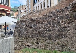 Parte del lienzo que sobrevive de la muralla de Villaviciosa.
