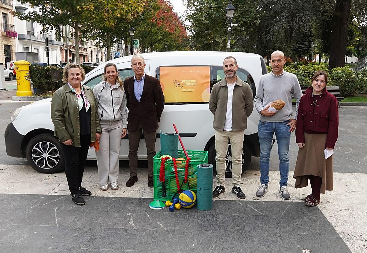 Pilar Santianes, Mariana Merino, Jesús Abad, Ángel García, Virginio Ramírez y Consuelo Urdangaray presentaron la iniciativa contra la soledad no deseada.