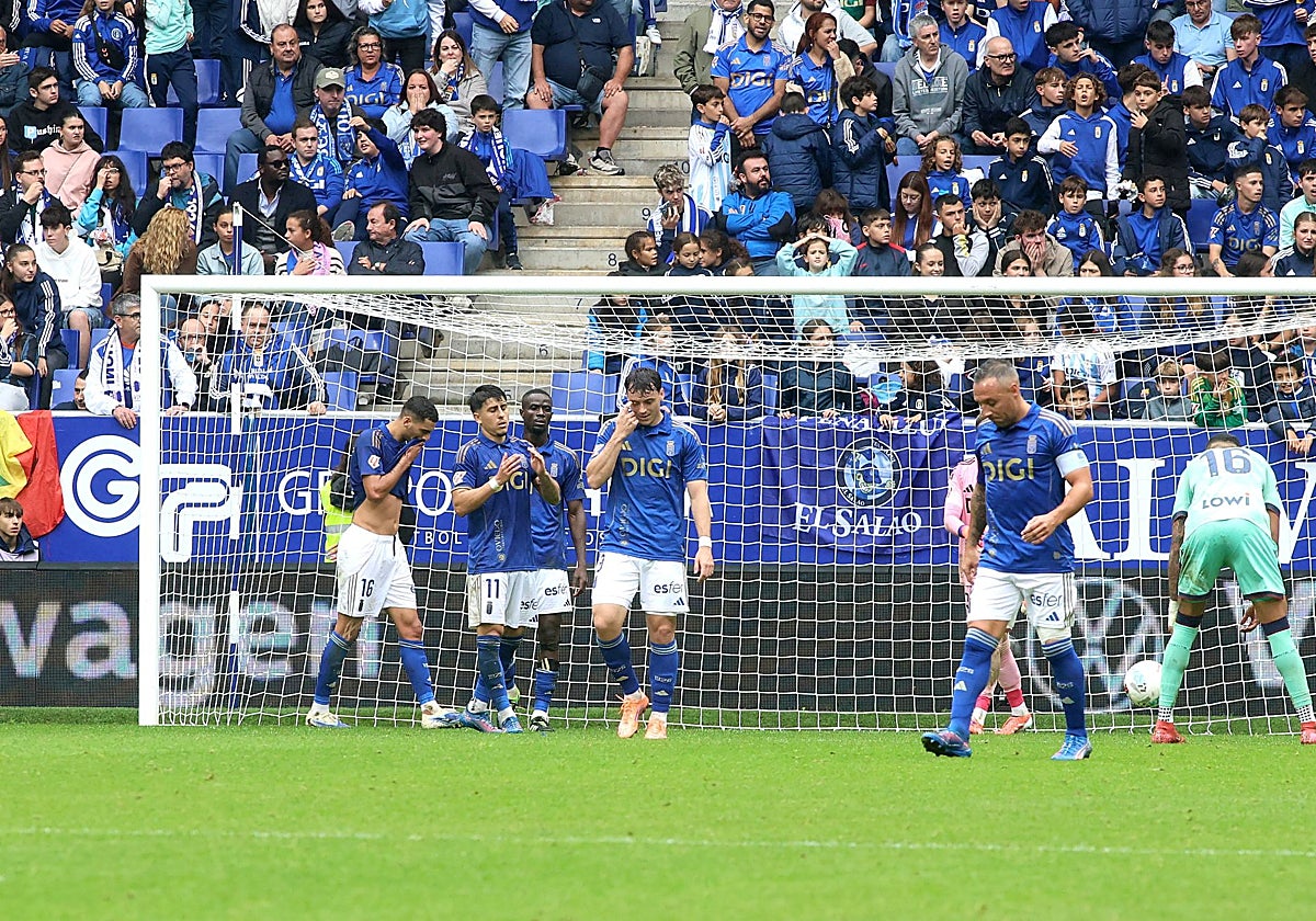 Jugadores del Real Oviedo, que celebra su centenario en 2026.