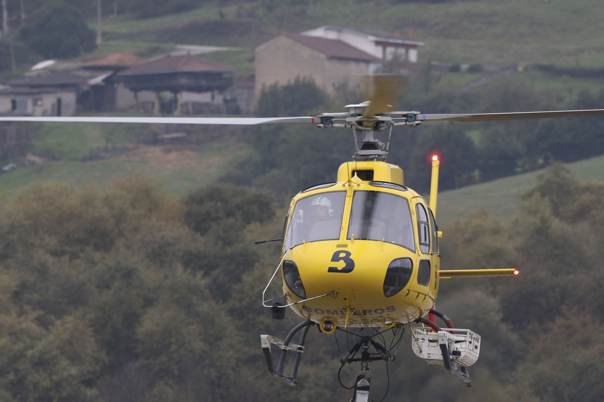 Incendio en el Monte Areo: el fuego arrasa varias hectáreas de vegetación