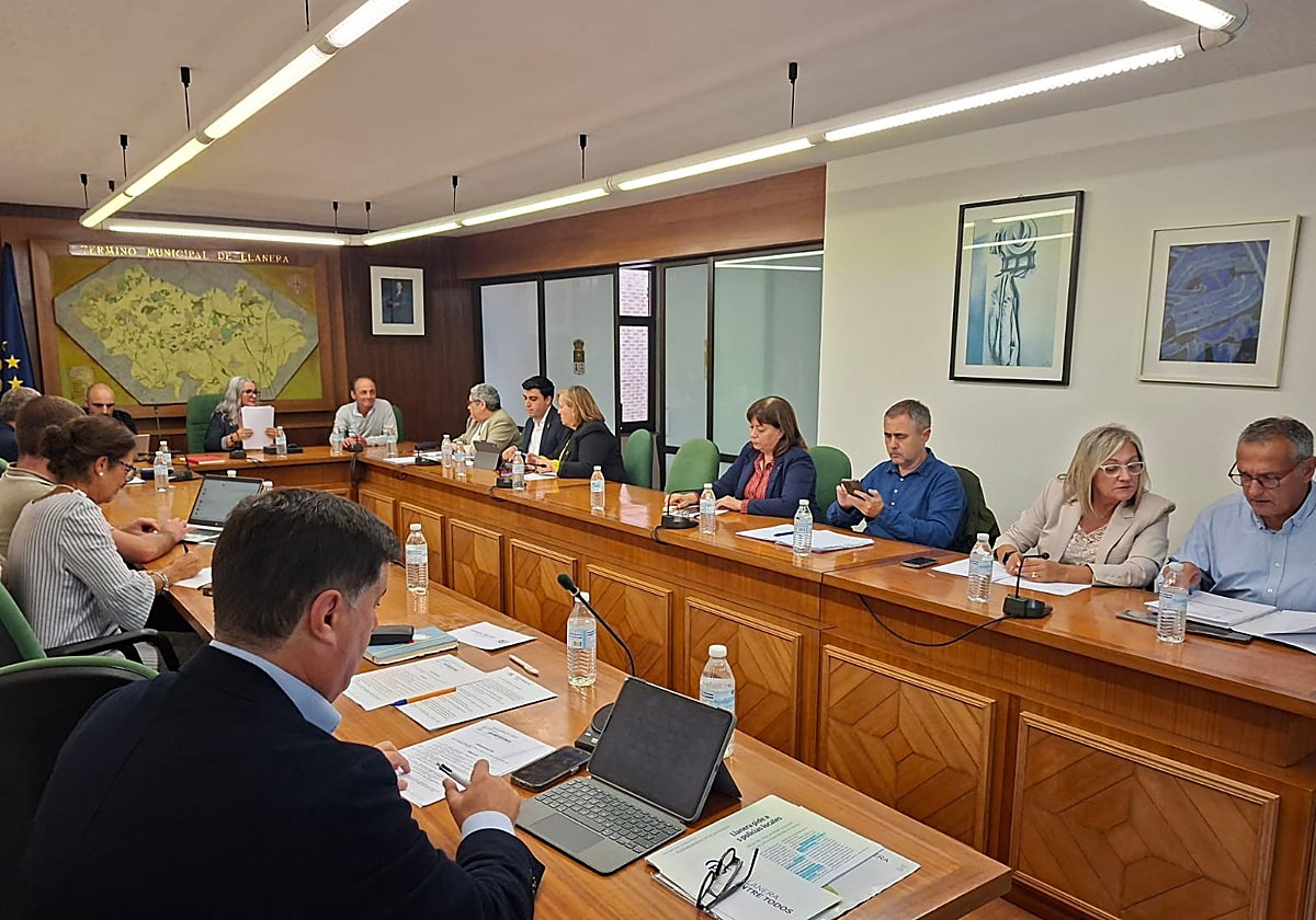 La Corporación de Llanera en uno de sus últimos Plenos.