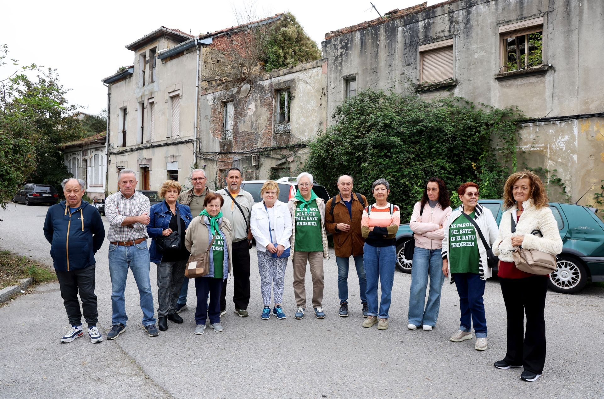 Basura acumulada, colillas, jeringuillas: el estado del barrio de La Tenderina, en Oviedo, donde hallaron el cuerpo de un joven