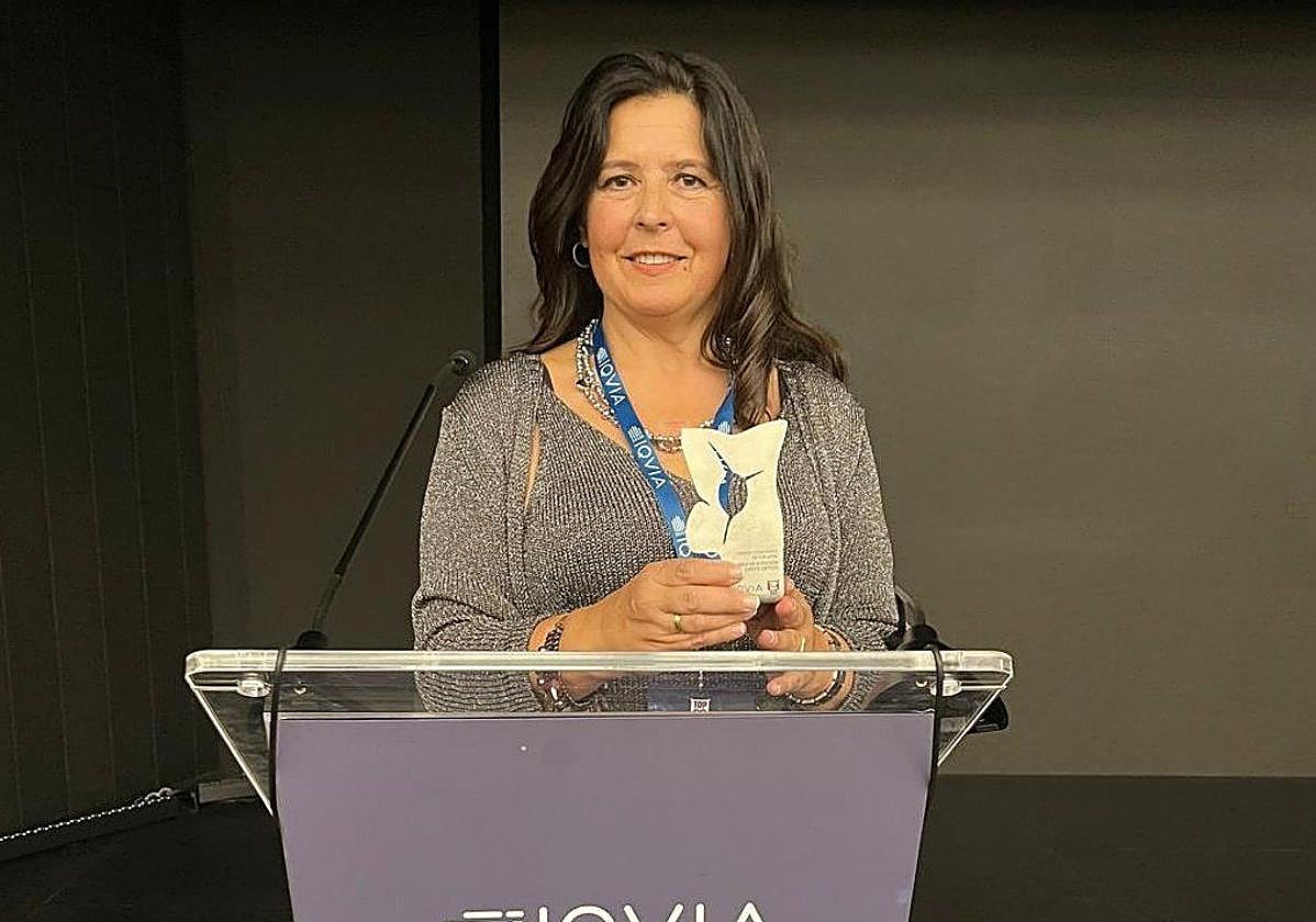 La directora del Hospital de Cabueñes, Isabel González Fouces, fue la encargada de recoger el premio en Madrid.