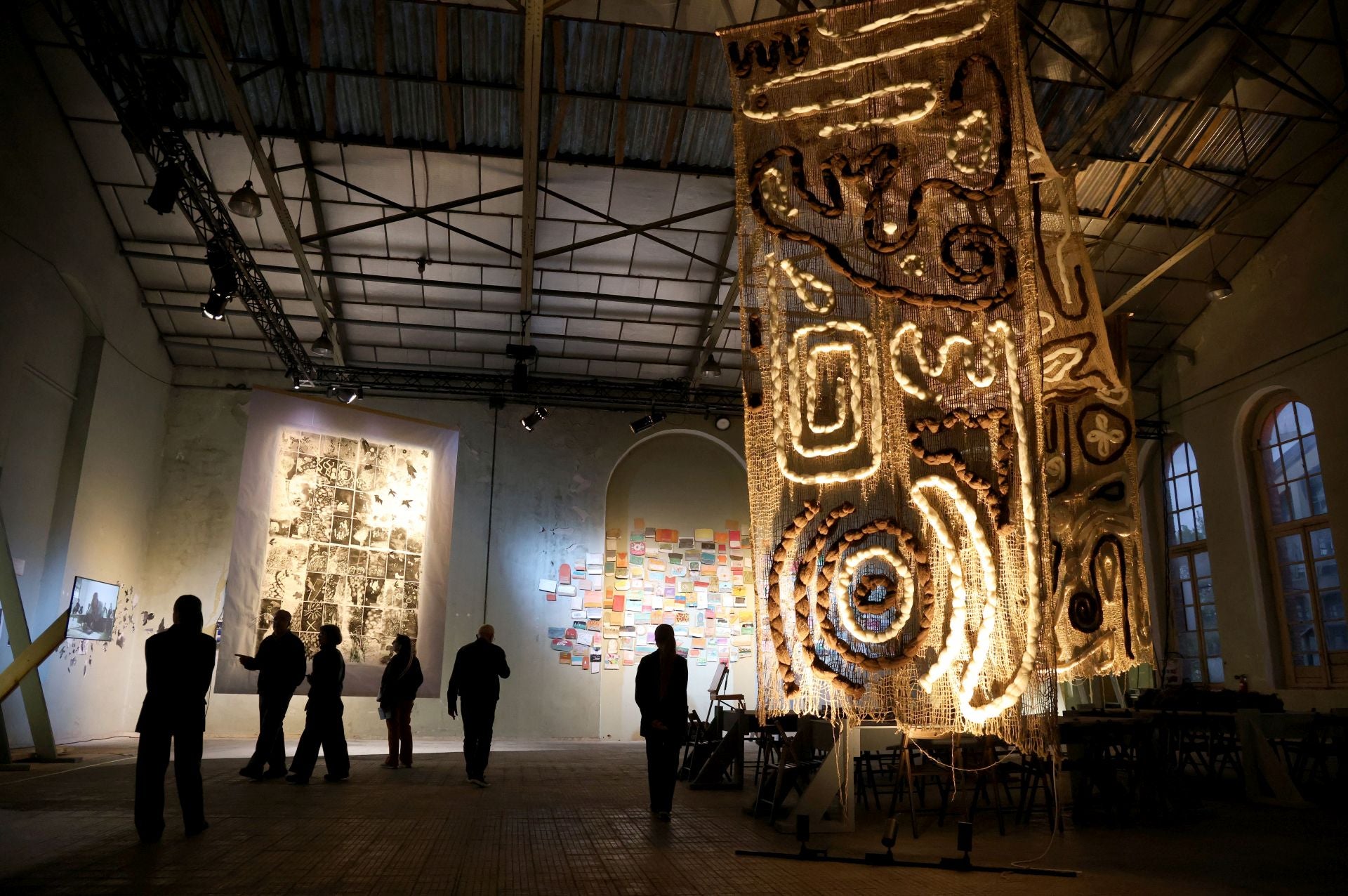 La Fábrica de Armas de la Vega echa a andar con las fotografías de Graciela Iturbide