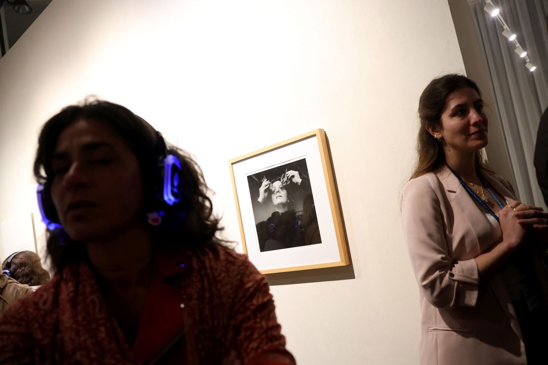 La Fábrica de Armas de la Vega echa a andar con las fotografías de Graciela Iturbide