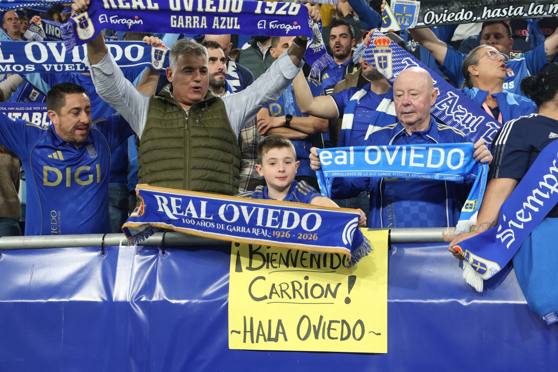 ¿Estuviste en el Real Oviedo - Espanyol? ¡Búscate entre las imágenes!