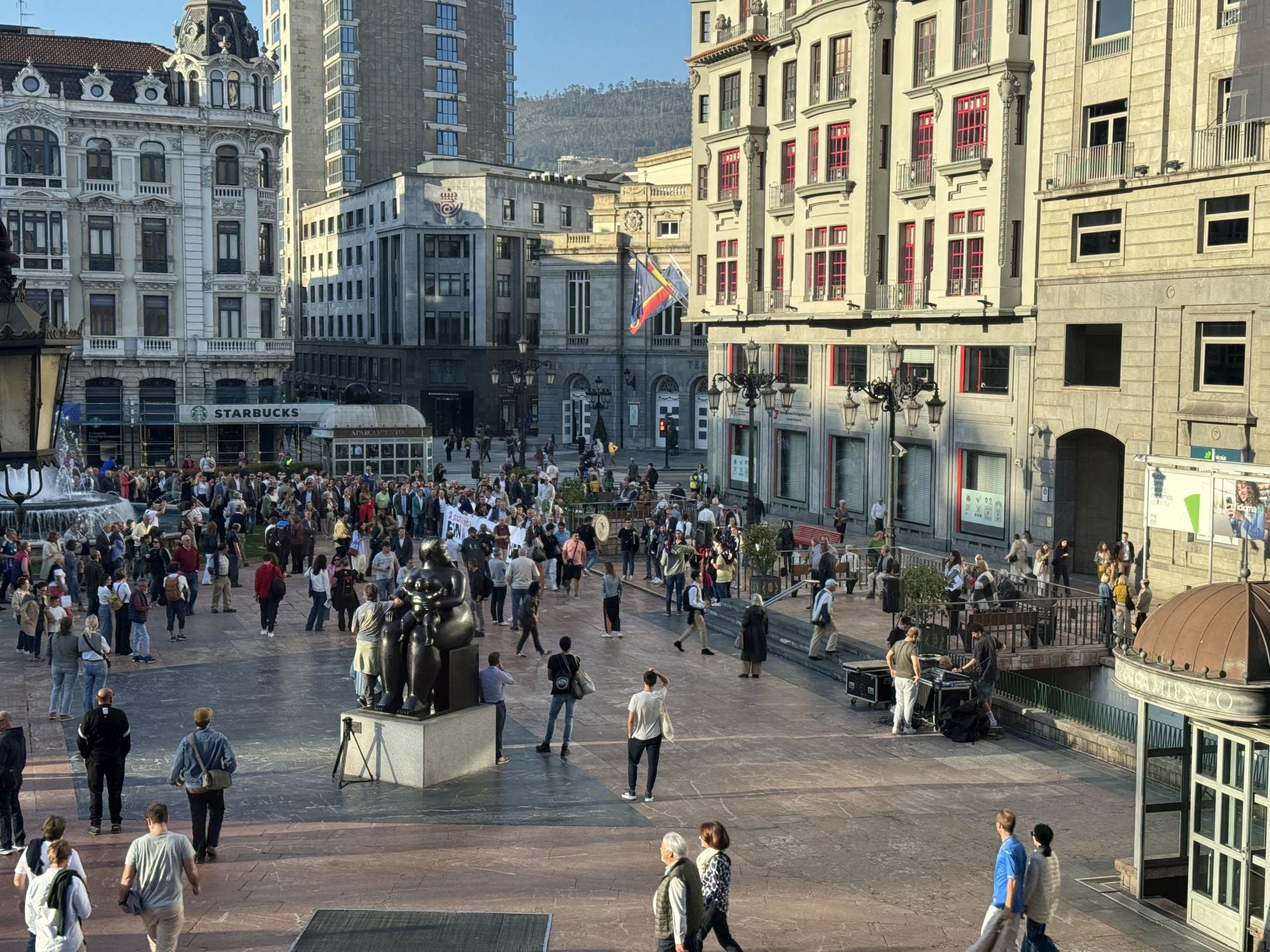 La multitudinaria manifestación en Oviedo contra el peaje del Huerna, en imágenes
