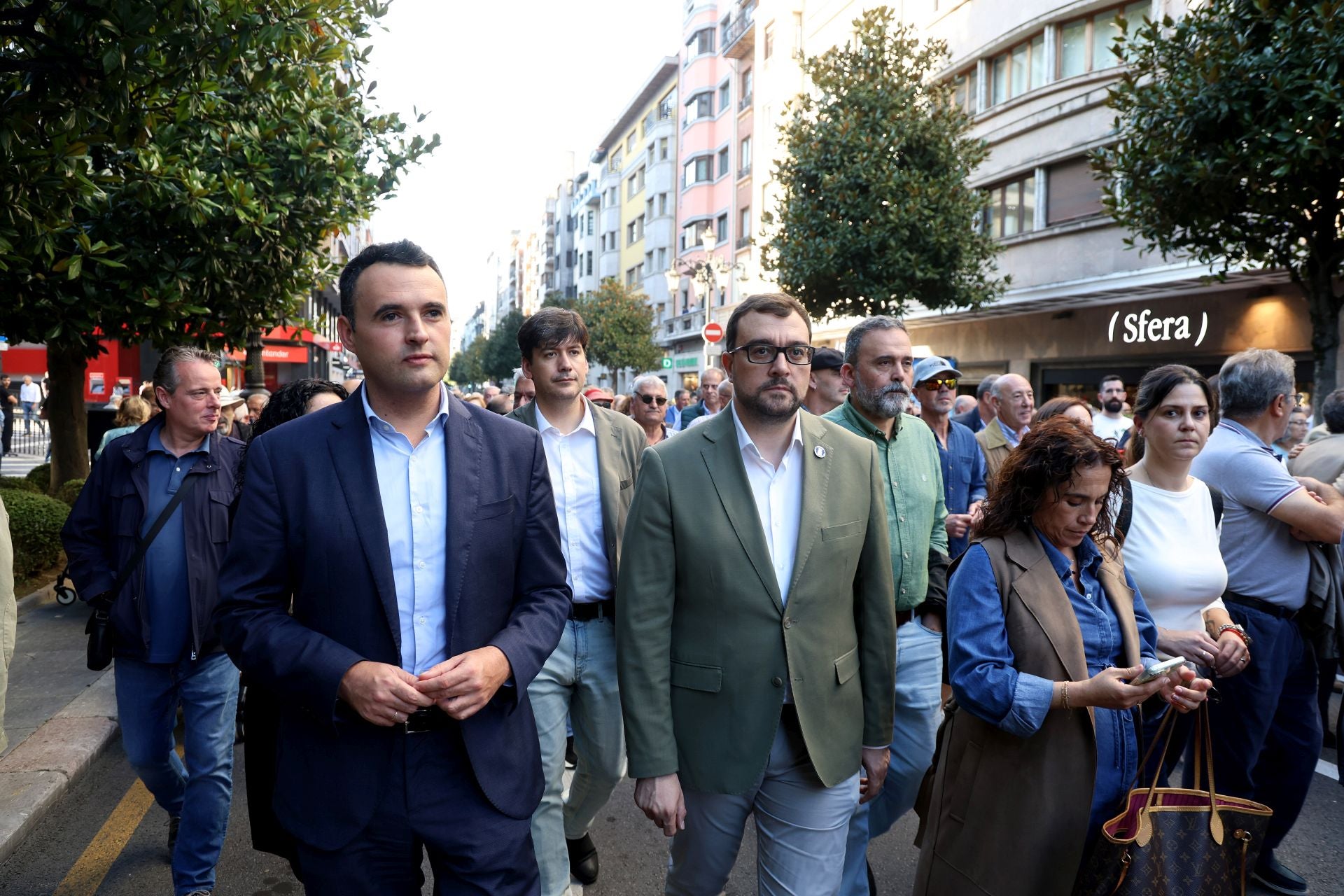 La multitudinaria manifestación en Oviedo contra el peaje del Huerna, en imágenes