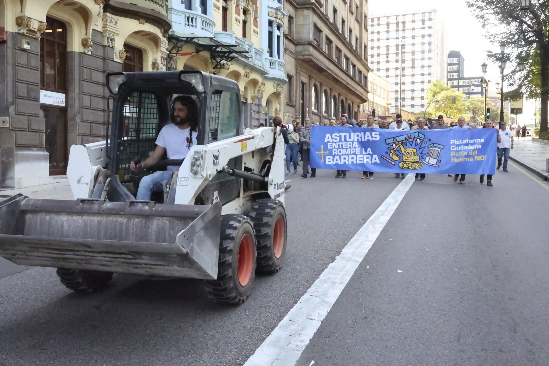 Segunda protesta por «un agravio histórico»: así ha sido la manifestación contra el peaje del Huerna