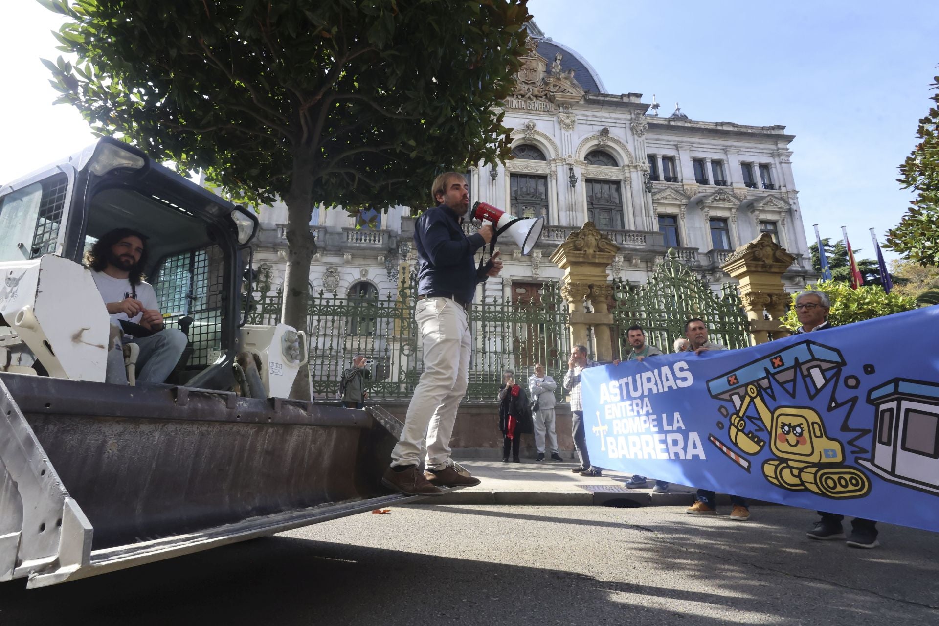 Segunda protesta por «un agravio histórico»: así ha sido la manifestación contra el peaje del Huerna