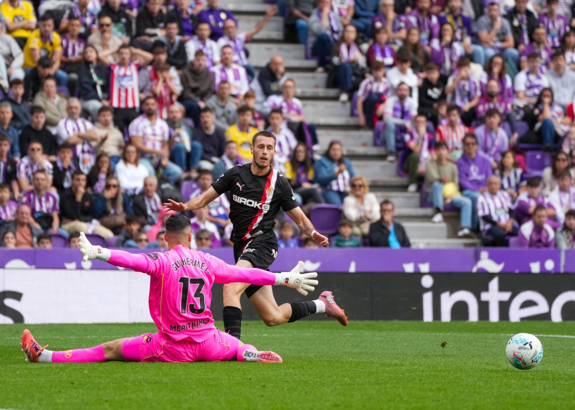 Las mejores jugadas del Real Valladolid-Sporting de Gijón, en imágenes
