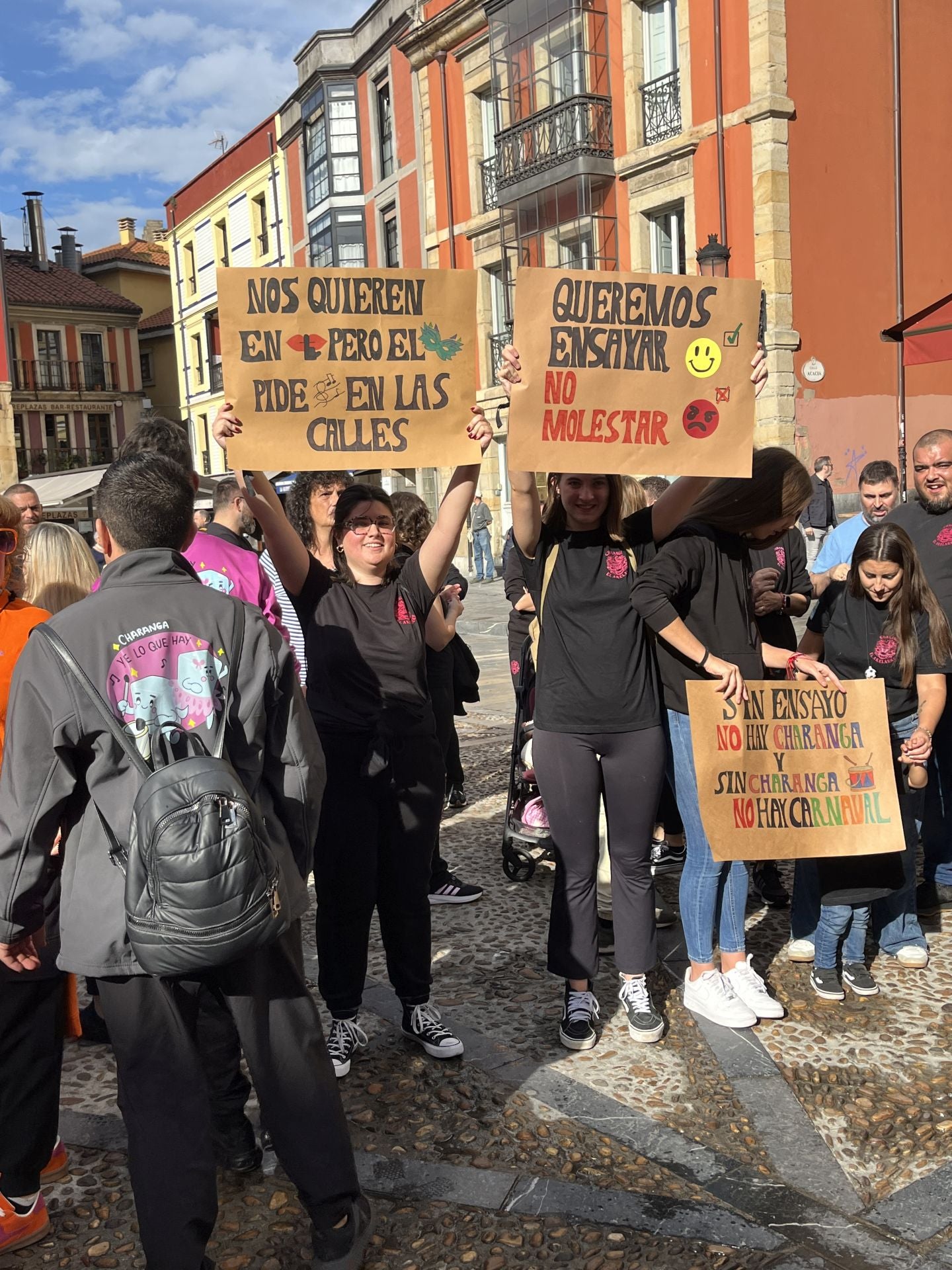 Protesta de las charangas de Gijón: «No hay carnaval si no podemos ensayar»