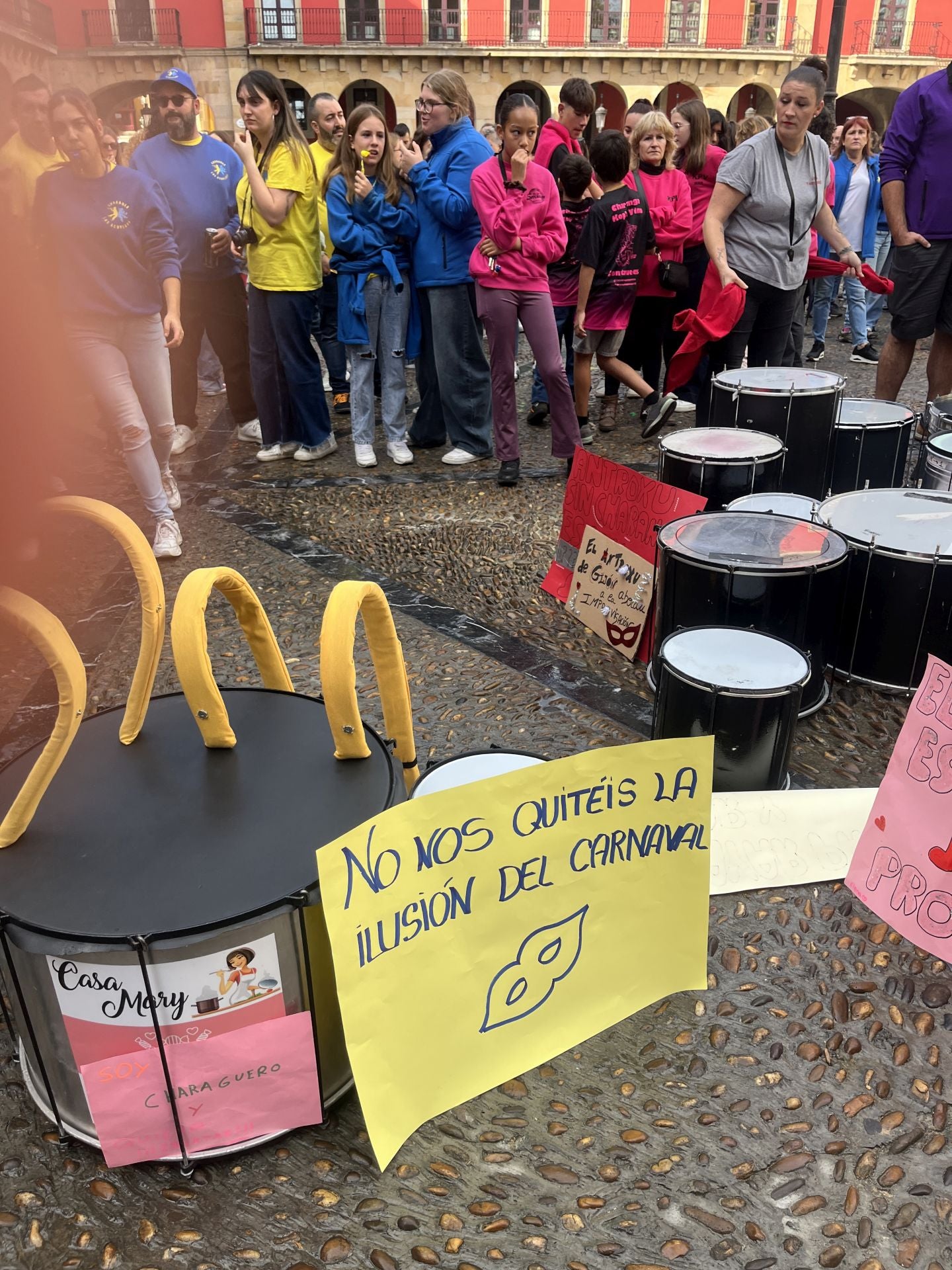 Protesta de las charangas de Gijón: «No hay carnaval si no podemos ensayar»