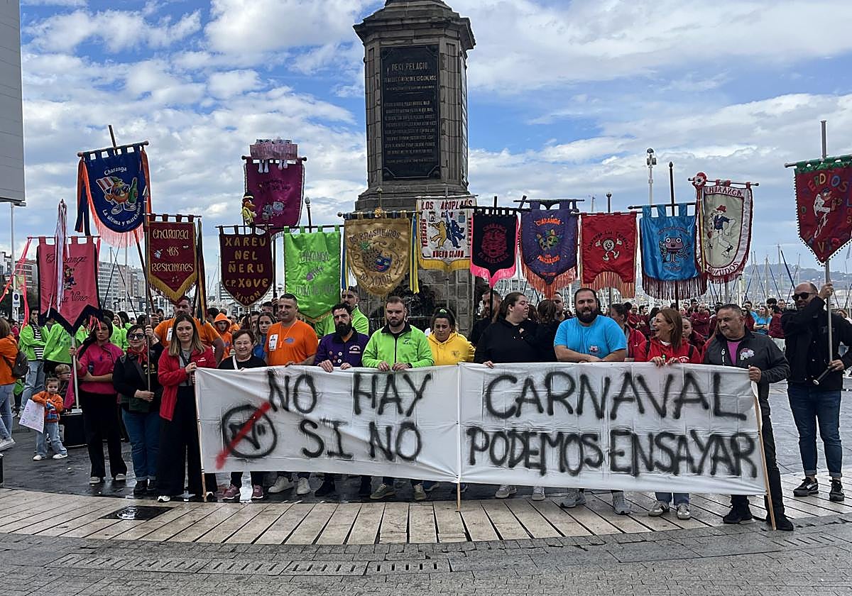 Protesta de las charangas de Gijón: «No hay carnaval si no podemos ensayar»