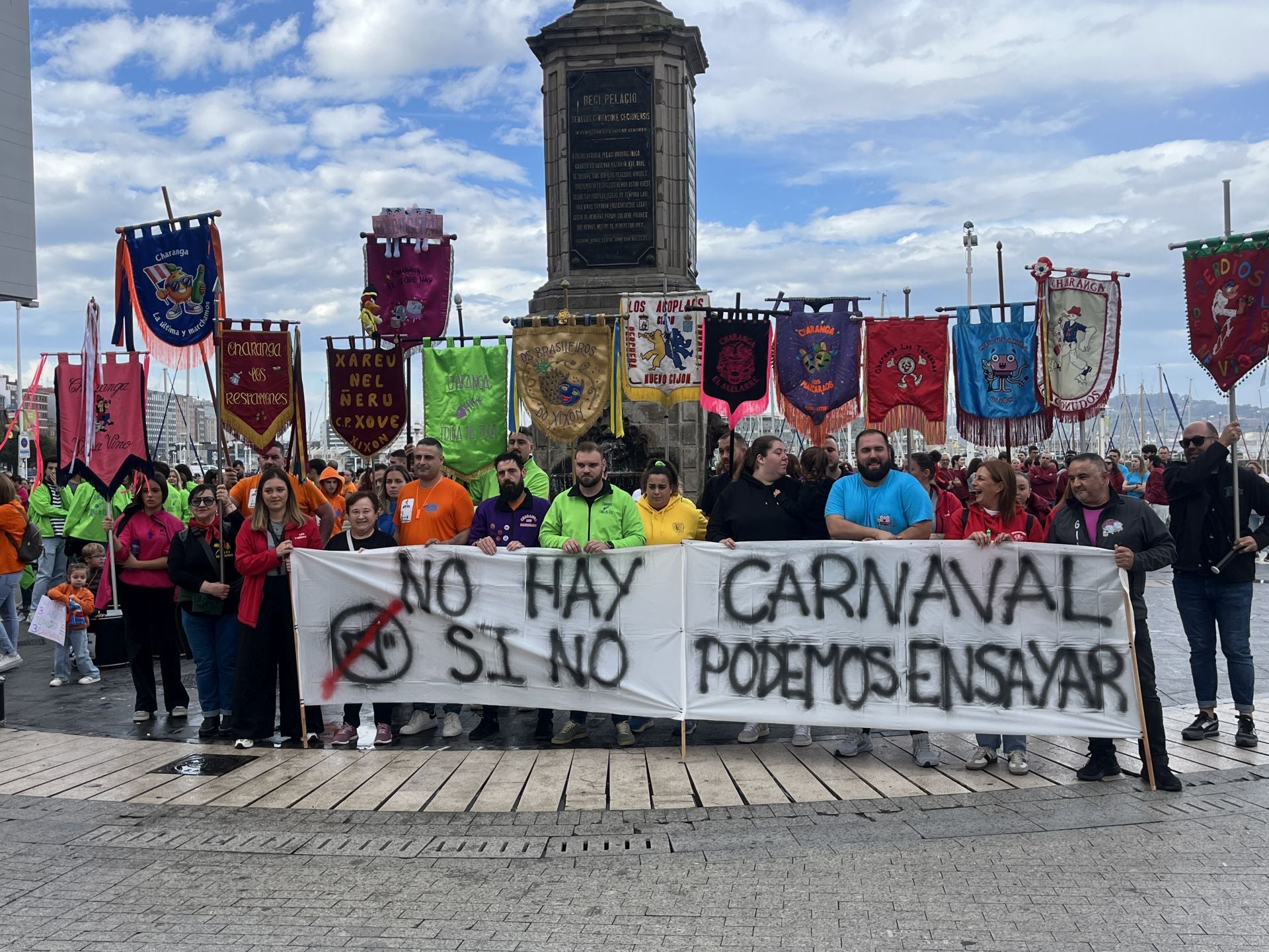 Protesta de las charangas de Gijón: «No hay carnaval si no podemos ensayar»