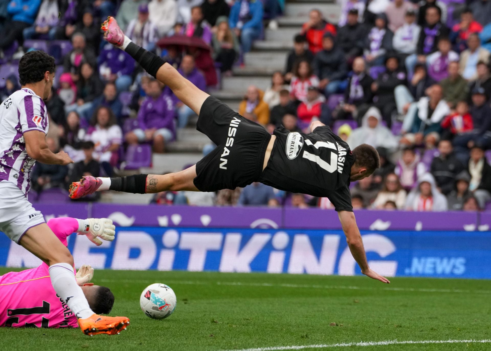 Las mejores jugadas del Real Valladolid-Sporting de Gijón, en imágenes
