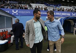 Dani Vidal y Diego Nogales se saludan antes del partido.