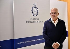 El director del Museo Nacional de Antropología de México, ayer, antes de comenzar su rueda de prensa en Oviedo.