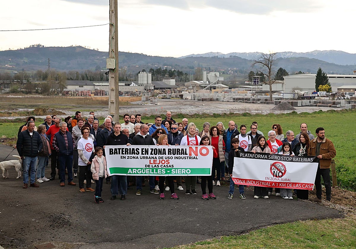 Protesta de los vecinos de Argüelles contra las baterías.