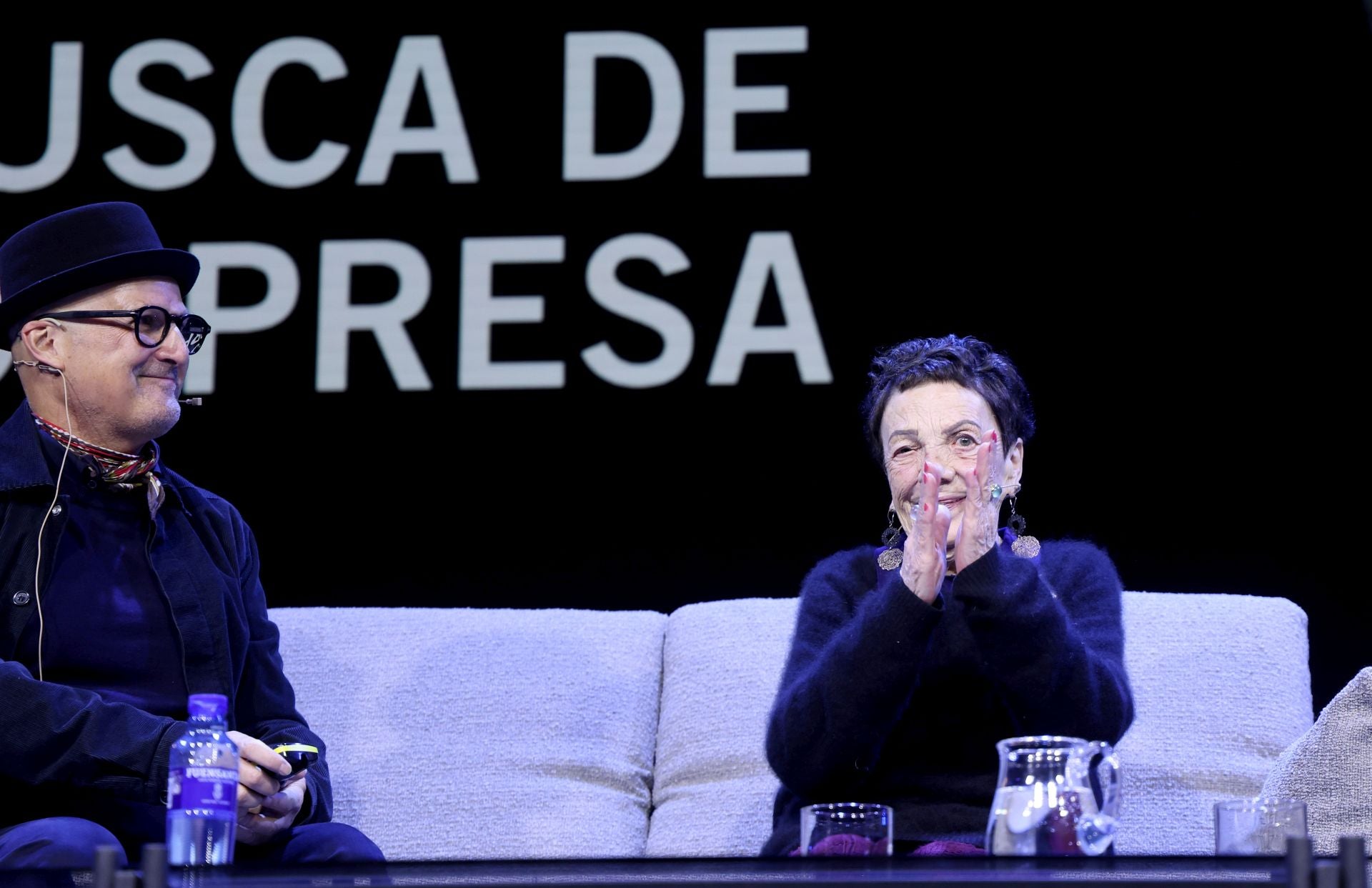 Encuentro de Graciela Iturbide con el público en la Fábrica de Armas de La Vega