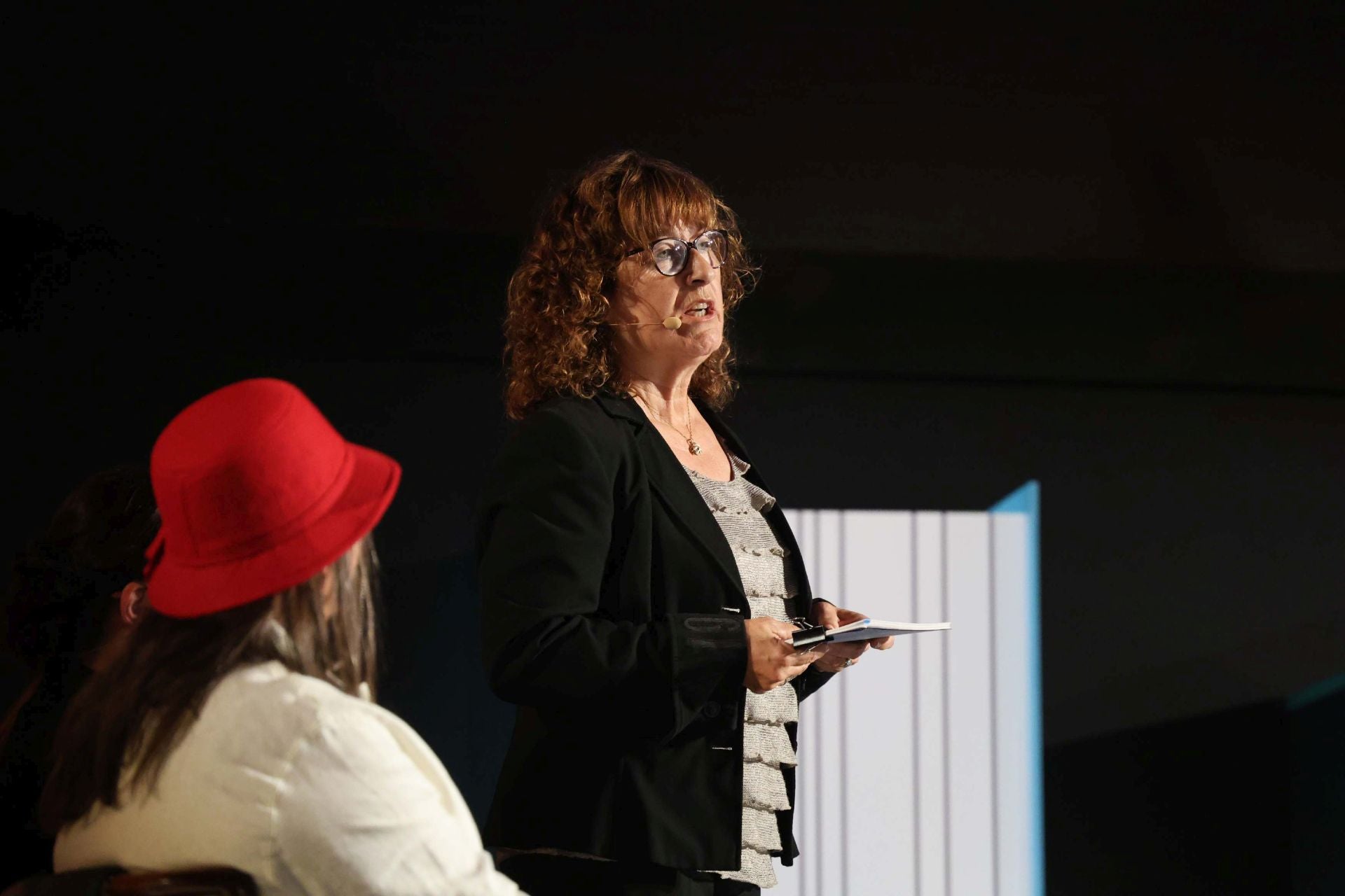 Encuentro de Eduardo Mendoza con lectores de los clubes de lectura