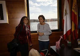 La consejera de Educación, Eva Ledo, y la alcaldesa, Carmen Moriyón.