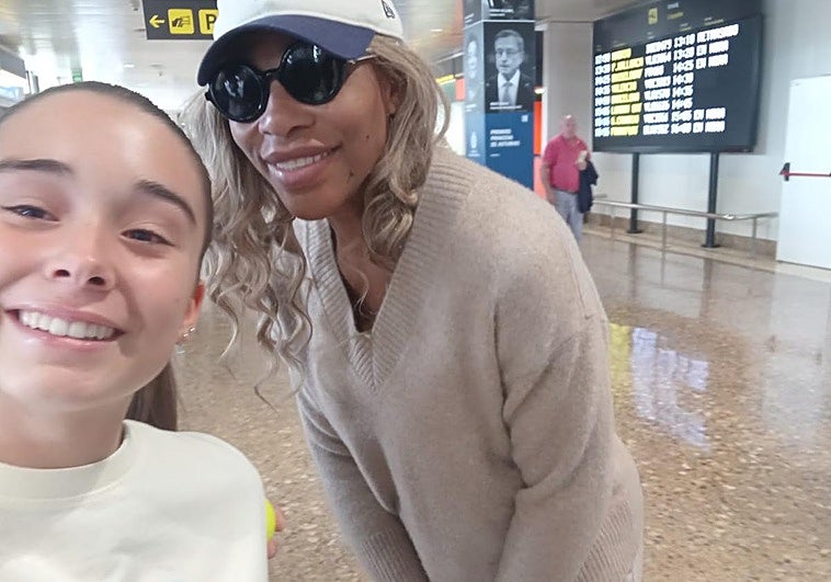 La joven Lucía García Cortés junto a Serena Williams