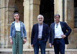El Grupo Municipal de IU con Cristina Pontón, Gaspar Llamazares y Alejandro Suárez.