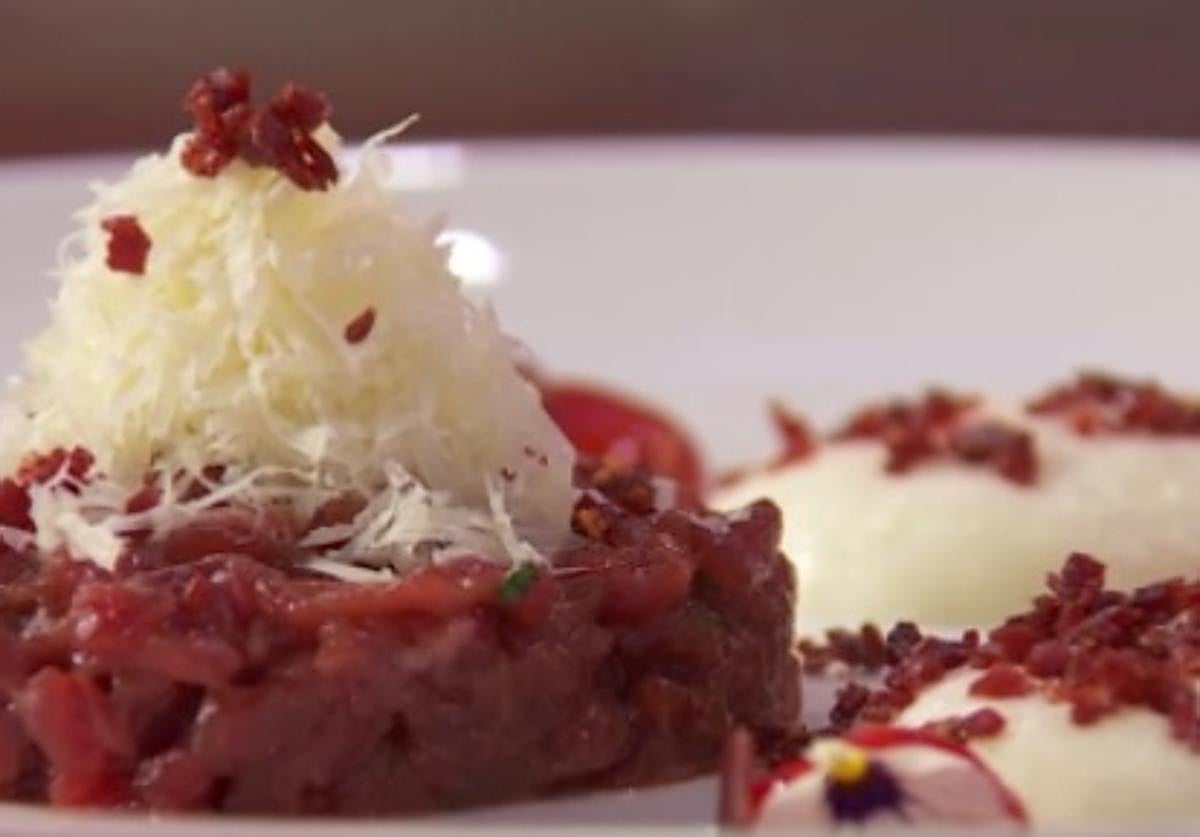 El plato 'Puxa Asturias' que salvó a Juanjo Bona de la eliminación en 'MasterChef': una versión vanguardista del cachopo