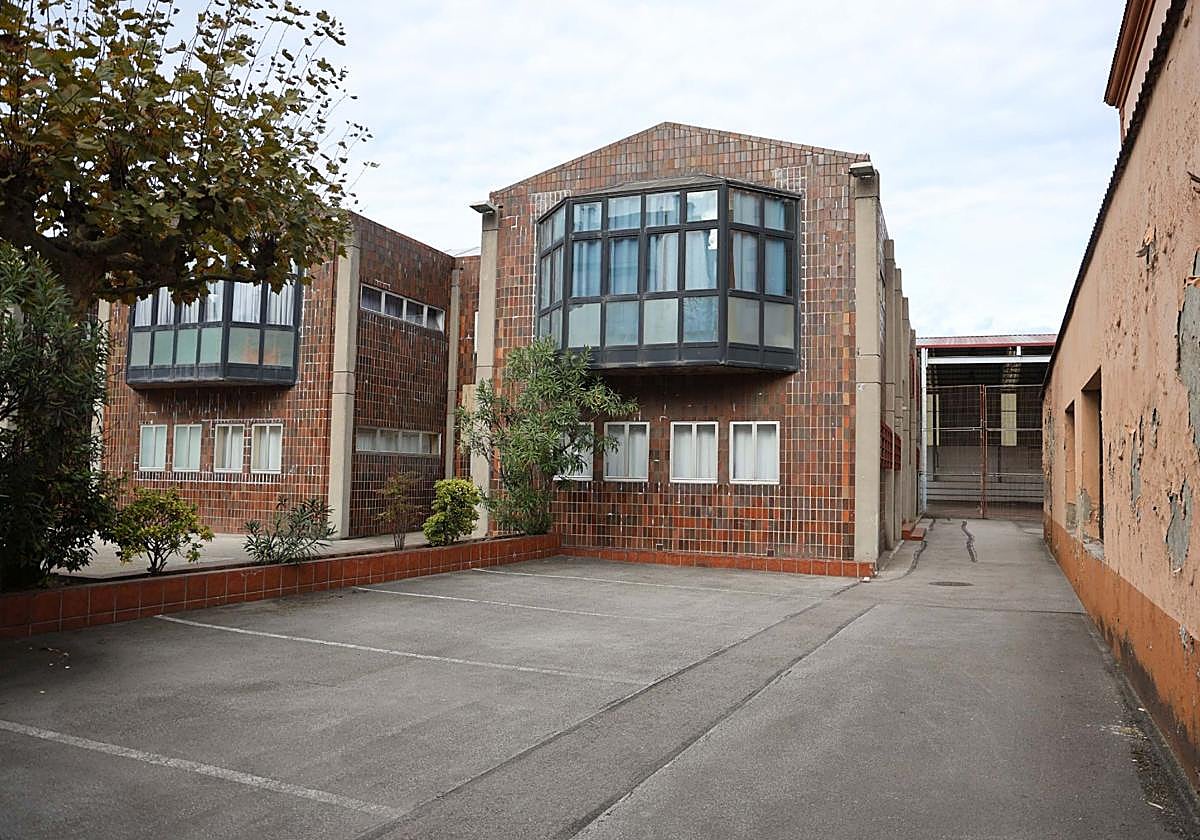 Instalaciones del Hogar de San José en la calle Mariano Pola (Gijón), donde serán reubicados los hombres del Albergue Covadonga.