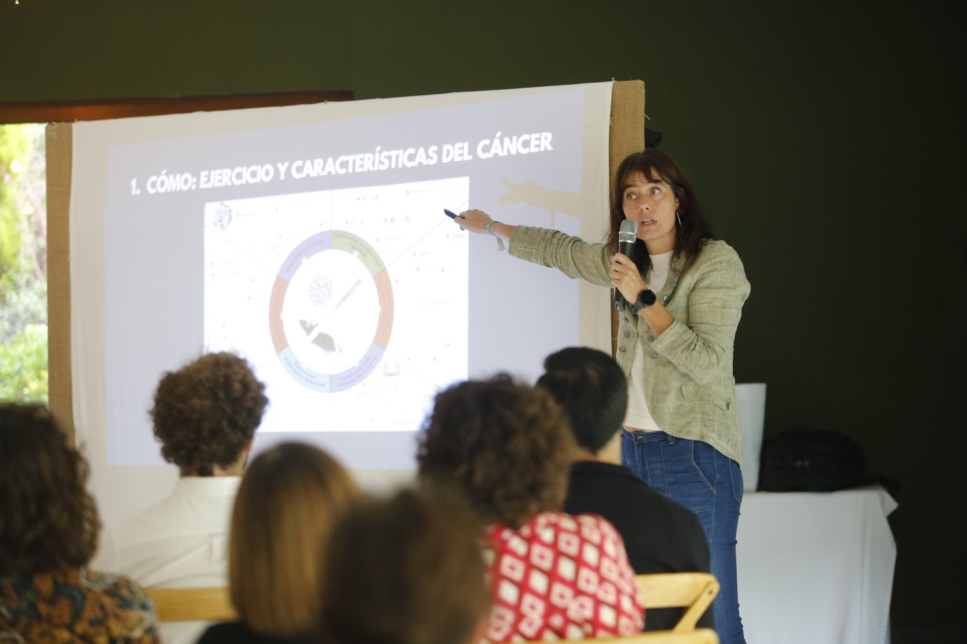 La fisioterapeuta Raquel García durante su intervención.