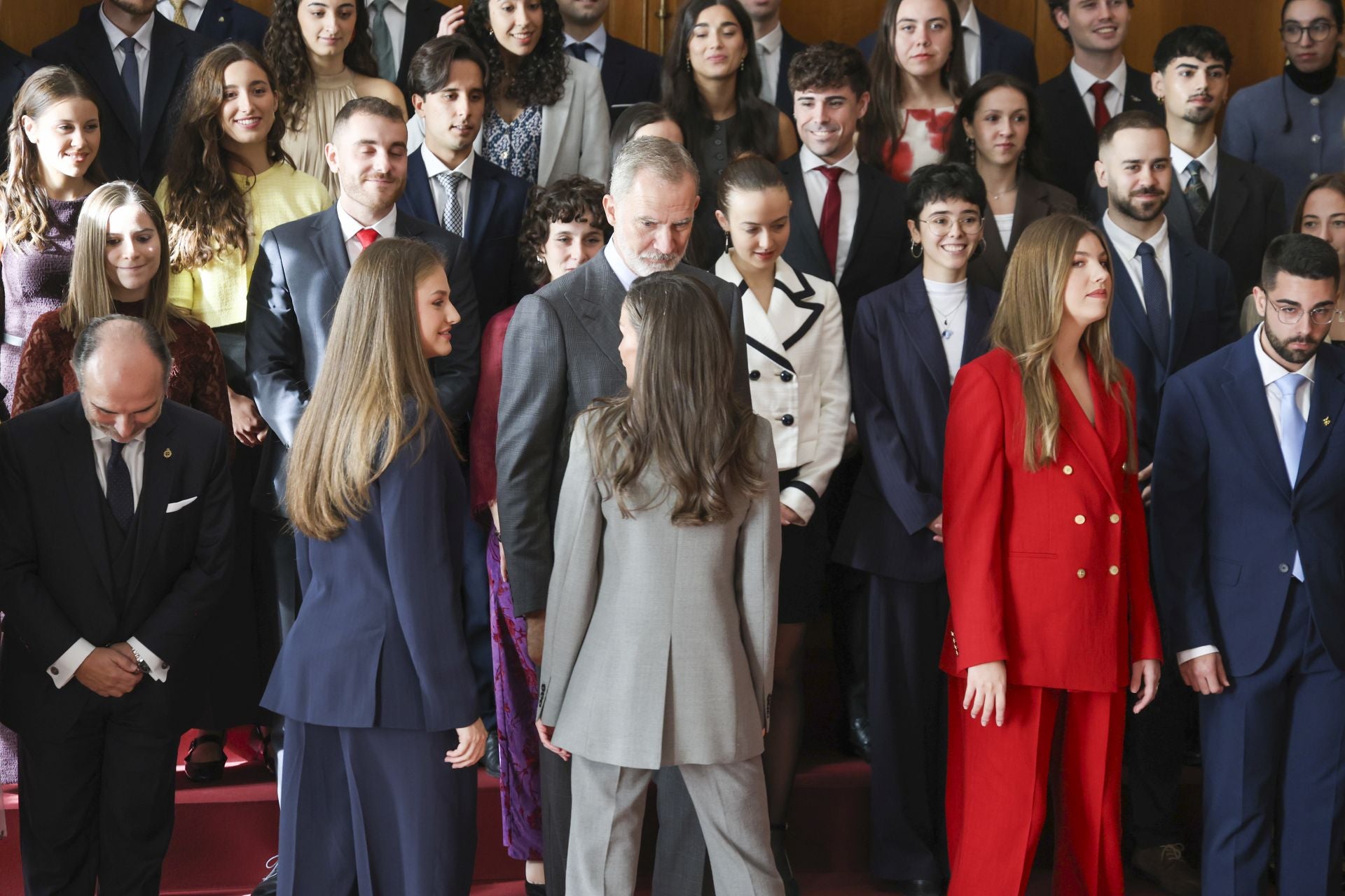 Muchas sonrisas y calurosos saludos en las audiencias de la Familia Real en el Reconquista