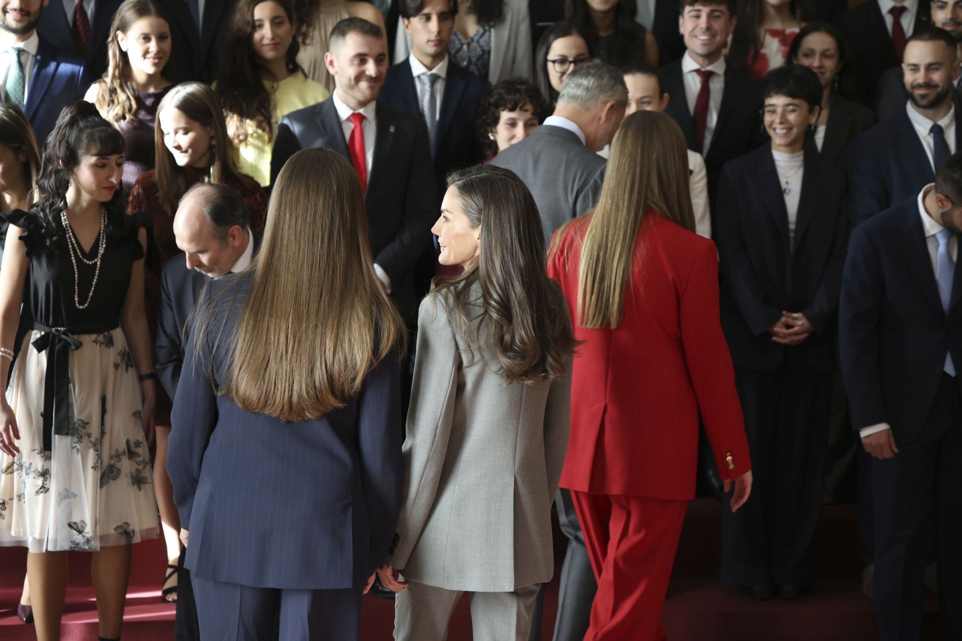 Muchas sonrisas y calurosos saludos en las audiencias de la Familia Real en el Reconquista