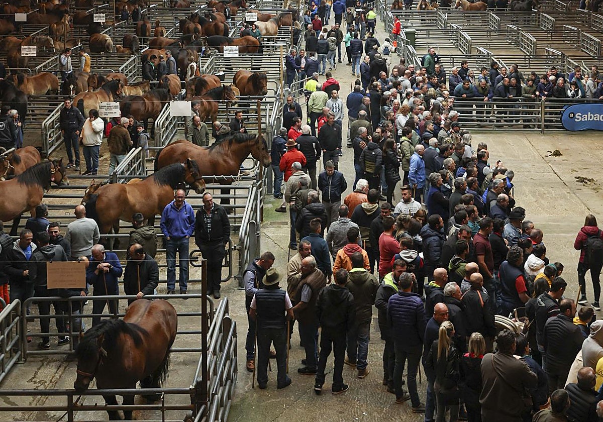 Mercado de La Pola, en una imagen de archivo.
