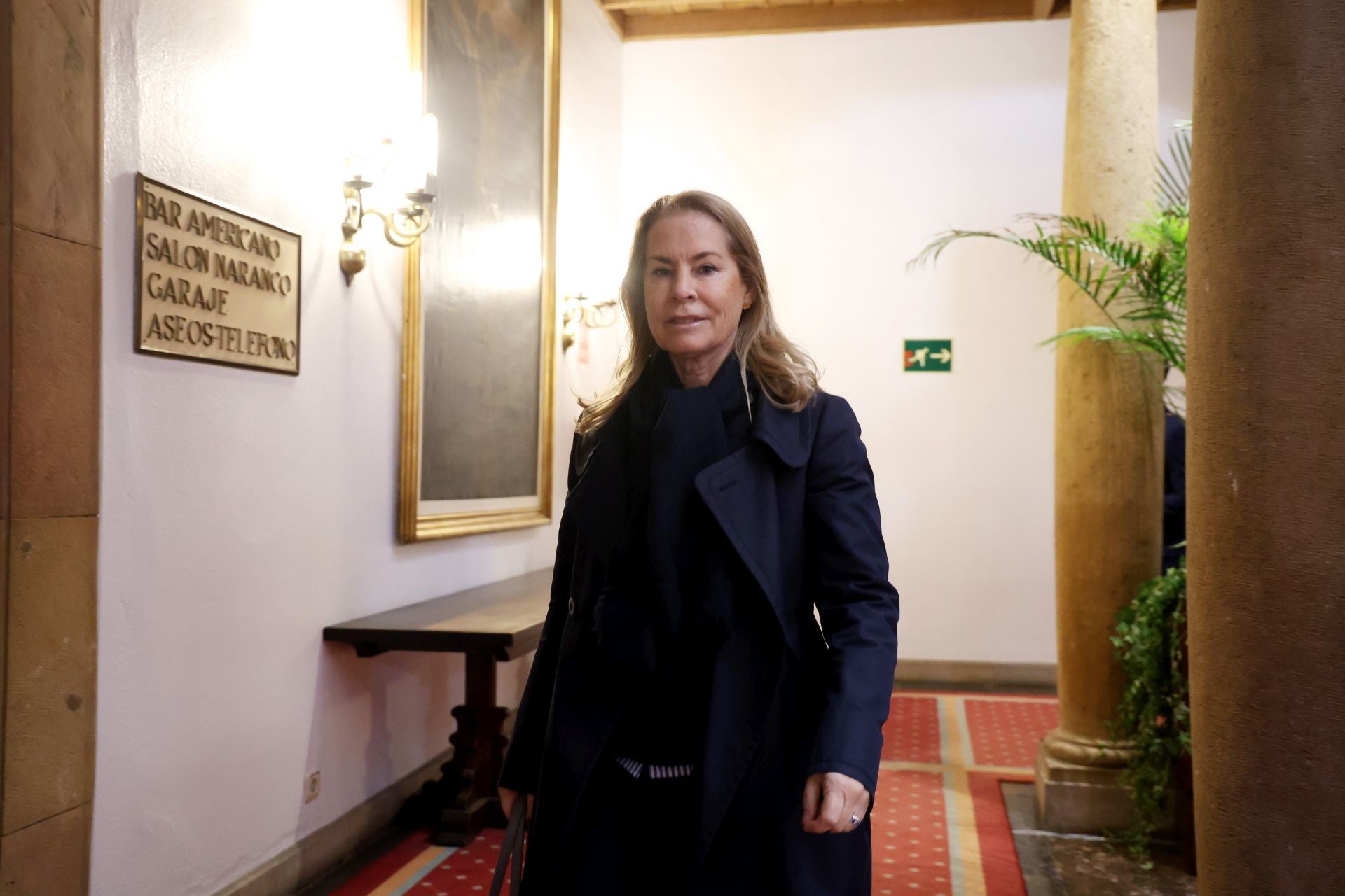 De la entrada de la reina Sofía al ambiente político y empresarial en el hall del Reconquista