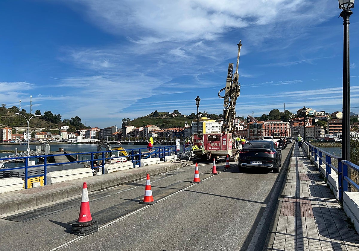 Obras en el puente de Ribadesella.