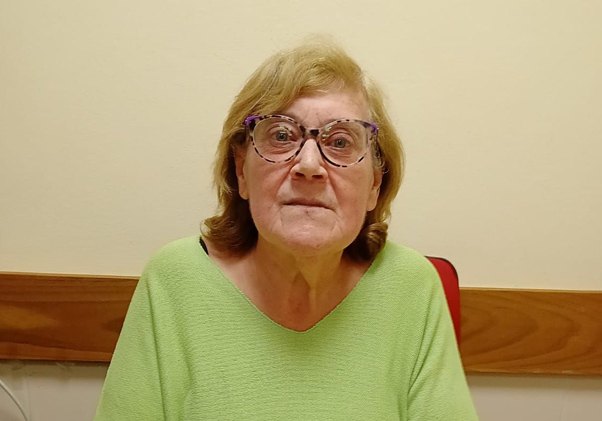 Ana Rosa Ordiz, en el local asociativo de 'La Cruz' de Cearez.