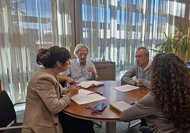 Ovidio Zapico con la dirección del Instituto de la Memoria Democrática de Asturias.