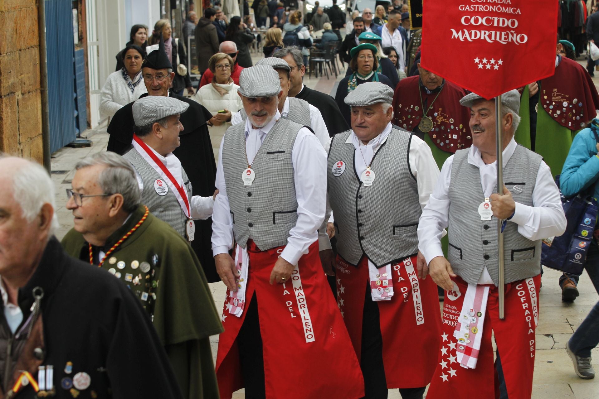 Más cofrades para el Desarme: así fue el XIII Gran Capítulo que se celebró en Oviedo